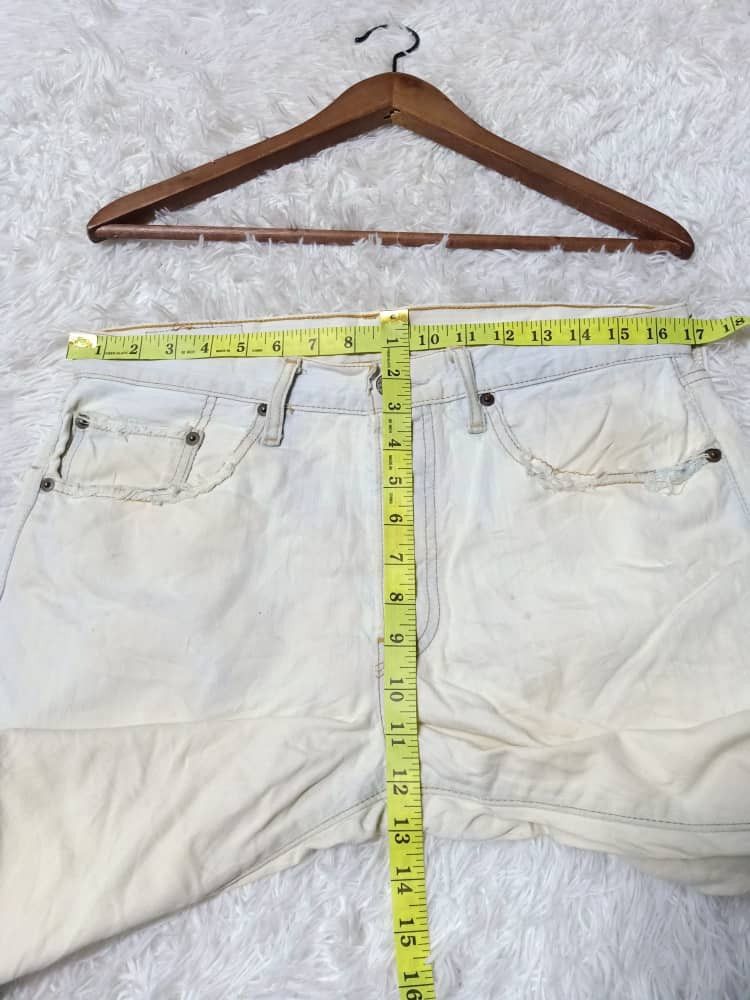 Levi's × Vintage VINTAGE 1997 LEVIS 501 LIGHT BLUE WASH DISTRESED SHORT DENI Size US 32 / EU 48 - 9 Thumbnail