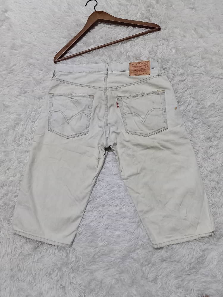 Levi's × Vintage VINTAGE 1997 LEVIS 501 LIGHT BLUE WASH DISTRESED SHORT DENI Size US 32 / EU 48 - 1 Thumbnail