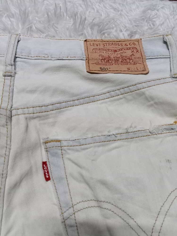 Levi's × Vintage VINTAGE 1997 LEVIS 501 LIGHT BLUE WASH DISTRESED SHORT DENI Size US 32 / EU 48 - 5 Thumbnail