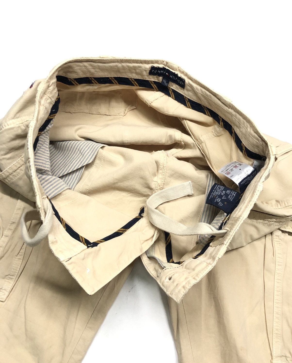 Tommy Hilfiger × Vintage VINTAGE TOMMY HIFIGER CAMPUS CASUAL FIT CARGO PANTS Size US 31 - 12 Thumbnail