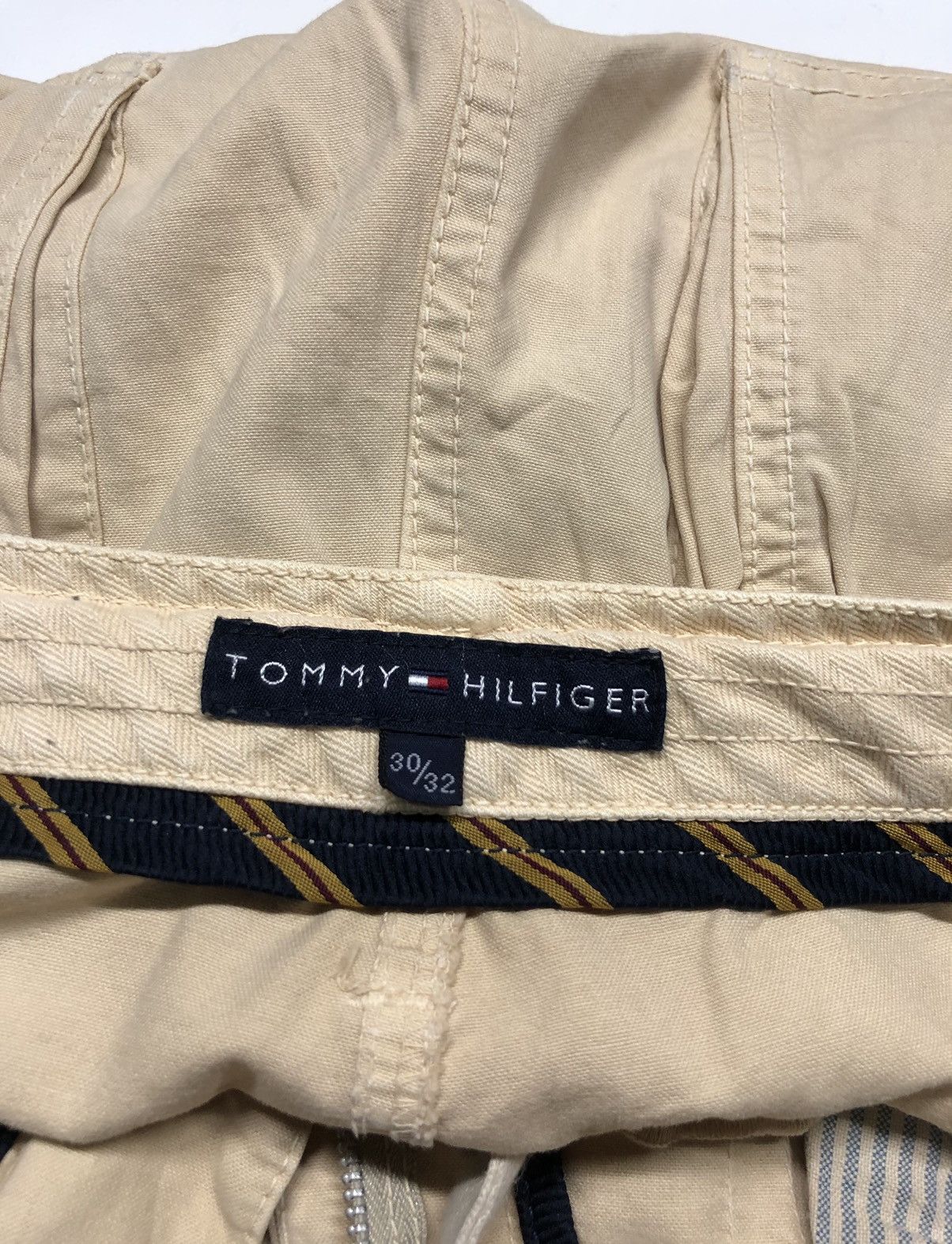 Tommy Hilfiger × Vintage VINTAGE TOMMY HIFIGER CAMPUS CASUAL FIT CARGO PANTS Size US 31 - 13 Thumbnail