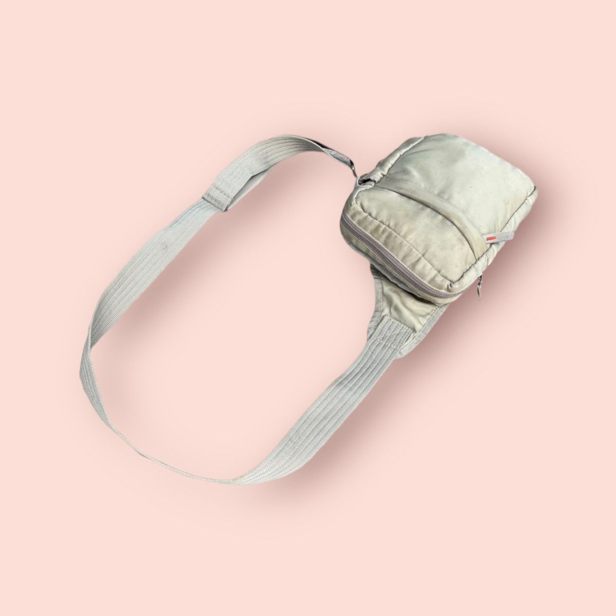 Japanese Brand × Jun Takahashi × Uniqlo VINTAGE Y2k UNIQLO BEIGE CROSSBODY BODYBAG Size ONE SIZE - 4 Thumbnail