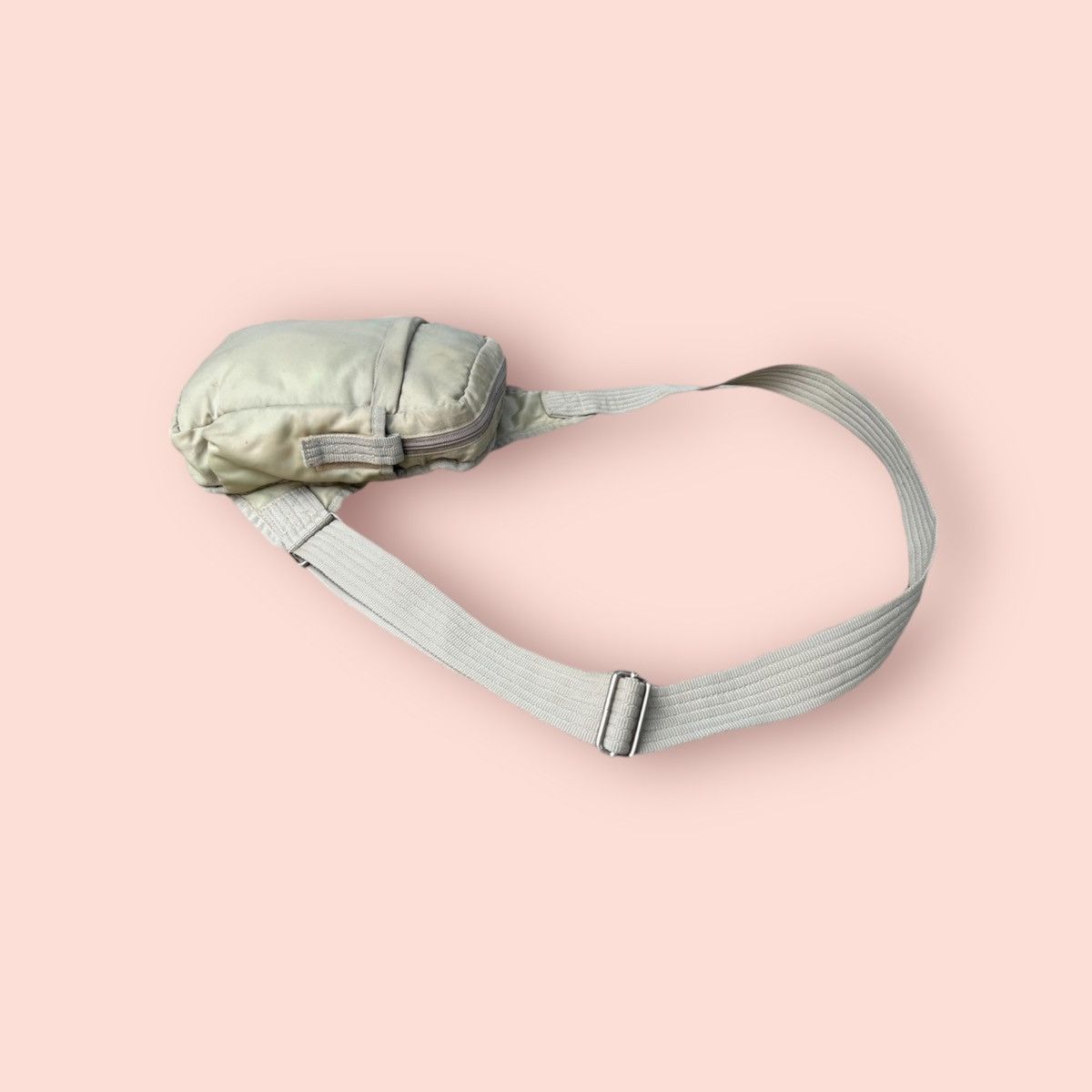 Japanese Brand × Jun Takahashi × Uniqlo VINTAGE Y2k UNIQLO BEIGE CROSSBODY BODYBAG Size ONE SIZE - 5 Thumbnail