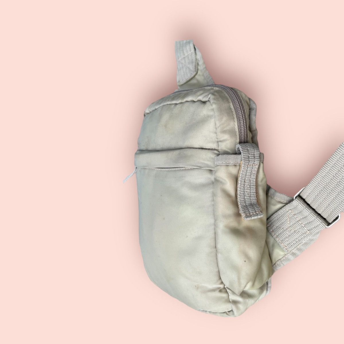 Japanese Brand × Jun Takahashi × Uniqlo VINTAGE Y2k UNIQLO BEIGE CROSSBODY BODYBAG Size ONE SIZE - 6 Thumbnail