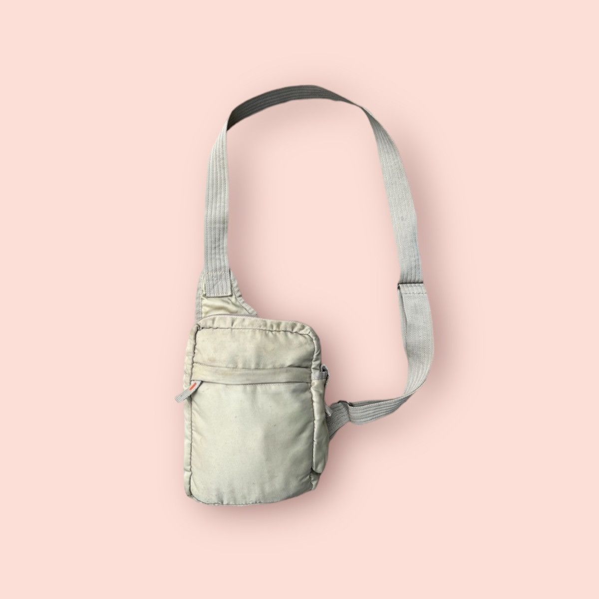 Japanese Brand × Jun Takahashi × Uniqlo VINTAGE Y2k UNIQLO BEIGE CROSSBODY BODYBAG Size ONE SIZE - 12 Thumbnail