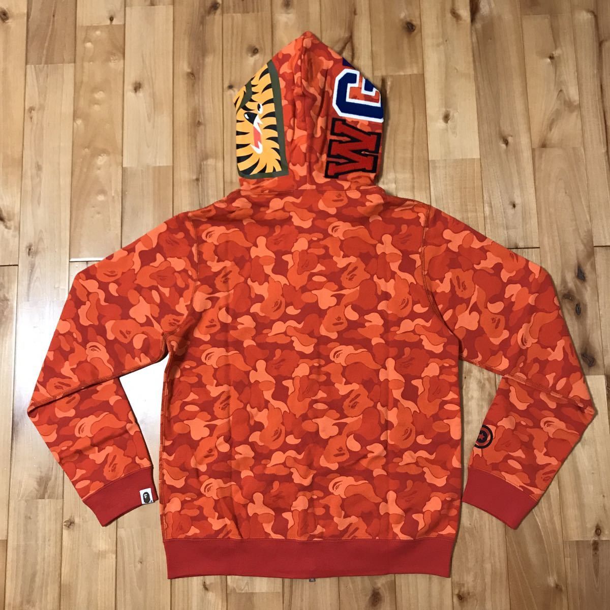 Bape 2011 Seoul city camo Shark full zip Hoodie red camo Size US M / EU 48-50 / 2 - 5 Thumbnail