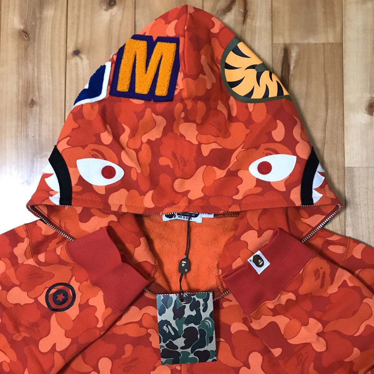 Bape 2011 Seoul city camo Shark full zip Hoodie red camo Size US M / EU 48-50 / 2 - 6 Thumbnail