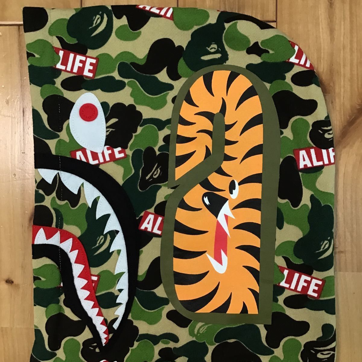 Alife × Bape 🔥BAPE × ALIFE🔥ABC camo Pullover shark hoodie Size US M / EU 48-50 / 2 - 4 Thumbnail
