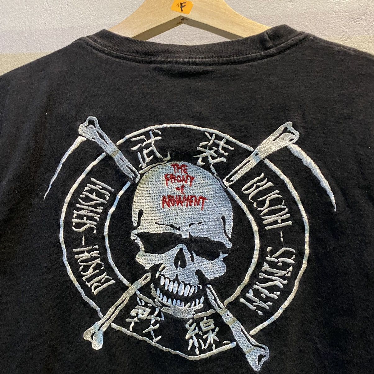 Band Tees × Japanese Brand Crows The Front Of Armament Skull Embroided Tee Size US S / EU 44-46 / 1 - 3 Thumbnail