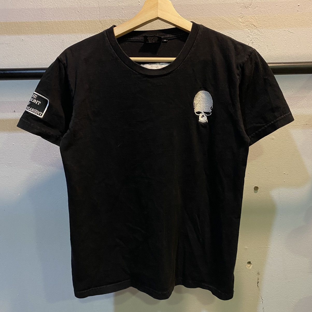 Band Tees × Japanese Brand Crows The Front Of Armament Skull Embroided Tee Size US S / EU 44-46 / 1 - 2 Thumbnail