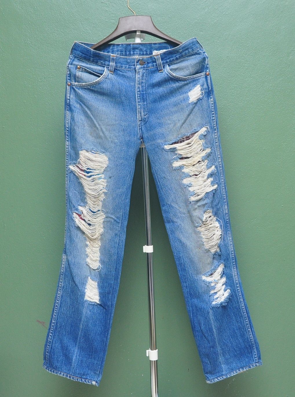 Japanese Brand × Vintage Vintage Levis Distressed Jeans Size US 32 / EU 48 - 1 Thumbnail