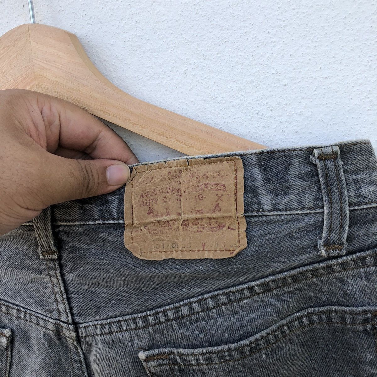Levi's DISTRESSED VINTAGE LEVI'S JEANS DENIM Size US 33 - 13 Thumbnail