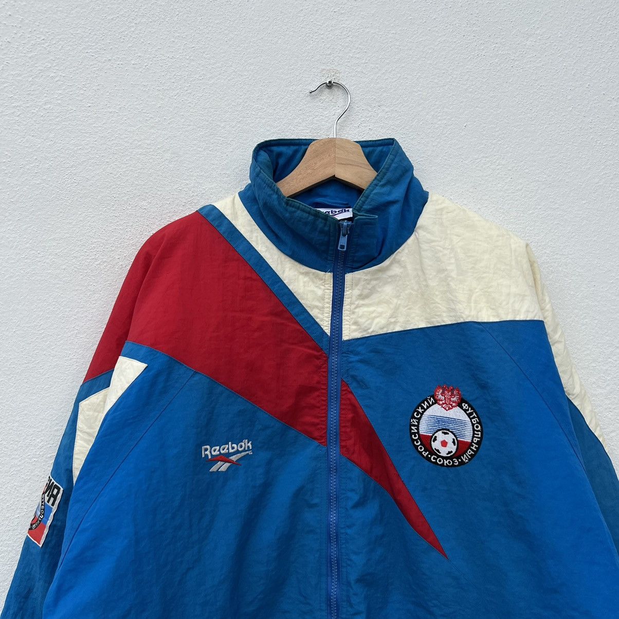Japanese Brand VINTAGE REEBOK POCCNA SOCCER FEDERATION BIG LOGO JACKET Size US L / EU 52-54 / 3 - 4 Thumbnail