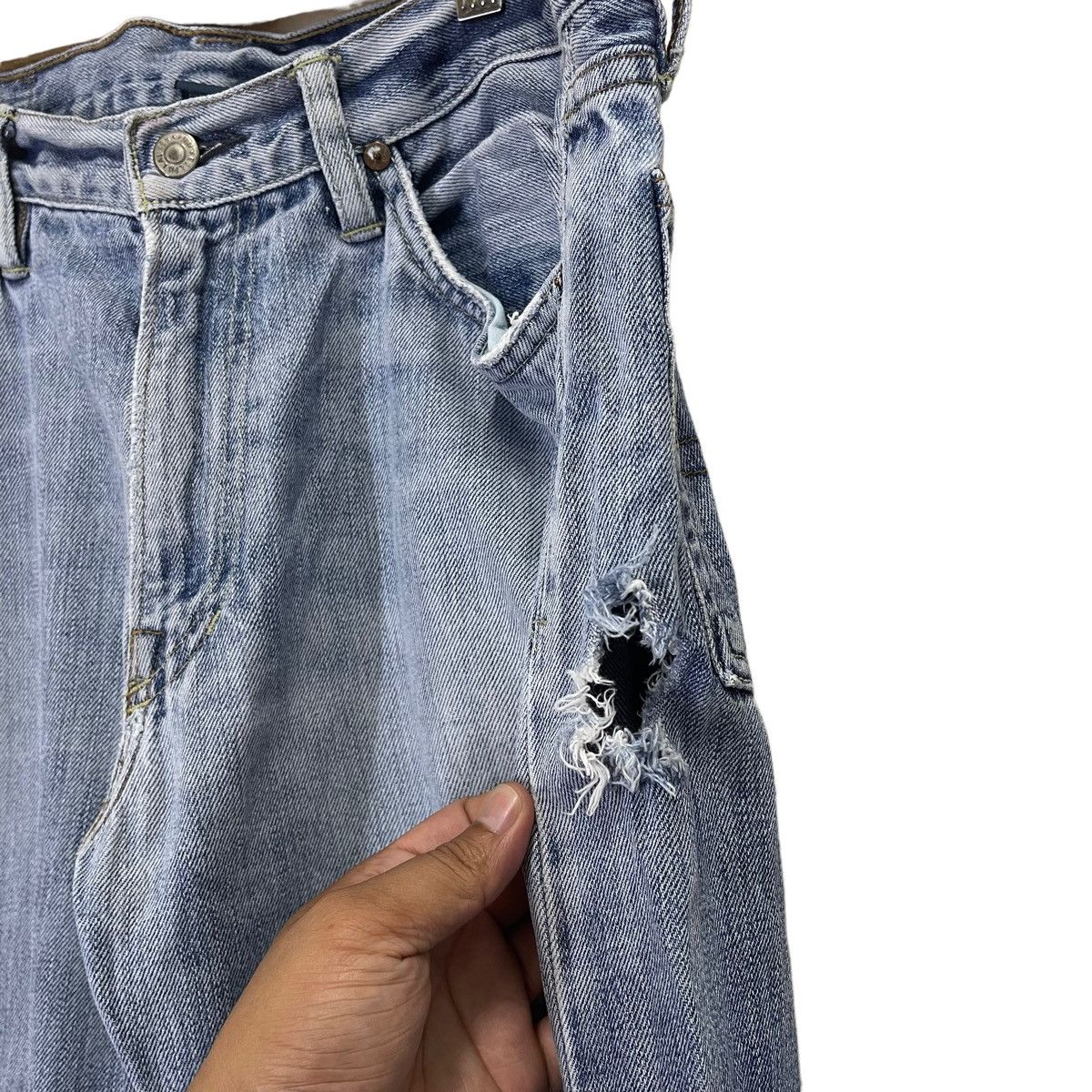 Polo Ralph Lauren 90s Polo Ralph Lauren Distressed Light Blue Wash Denim Size US 34 / EU 50 - 8 Thumbnail