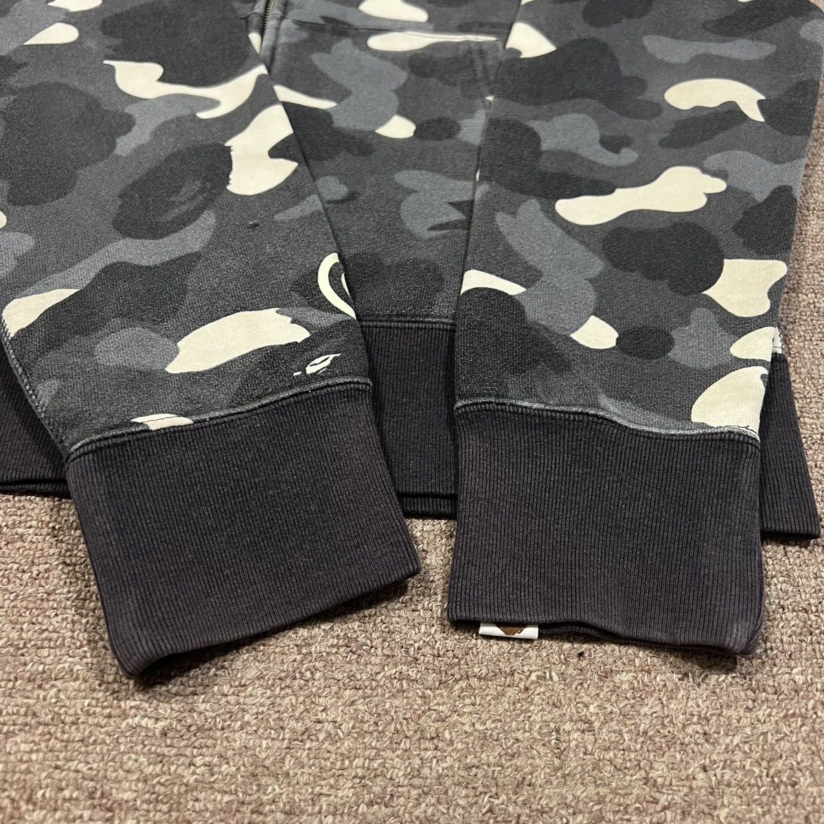 Bape Bape Camo Glowing Shark Hoodie Size US S / EU 44-46 / 1 - 10 Thumbnail