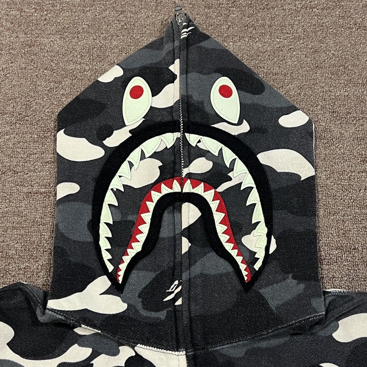 Bape Bape Camo Glowing Shark Hoodie Size US S / EU 44-46 / 1 - 4 Thumbnail