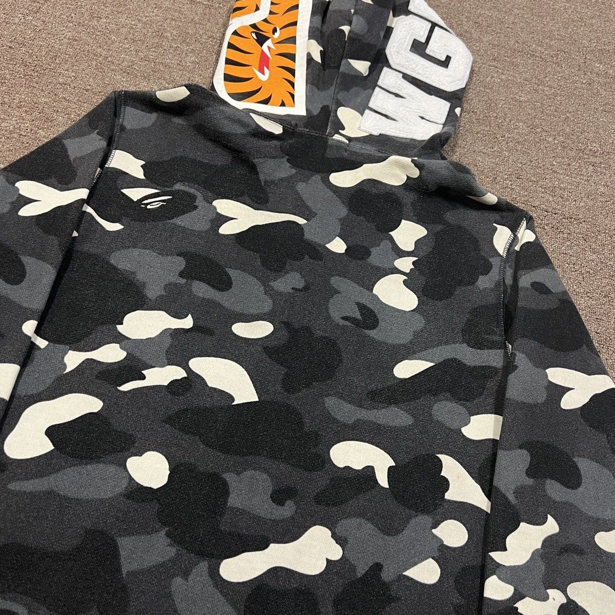 Bape Bape Camo Glowing Shark Hoodie Size US S / EU 44-46 / 1 - 15 Thumbnail