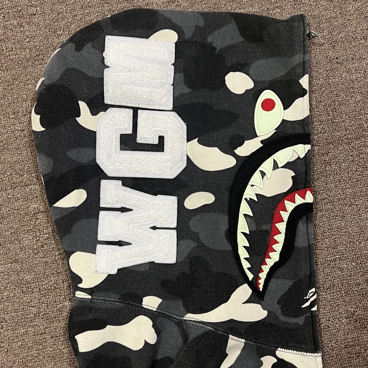 Bape Bape Camo Glowing Shark Hoodie Size US S / EU 44-46 / 1 - 6 Thumbnail