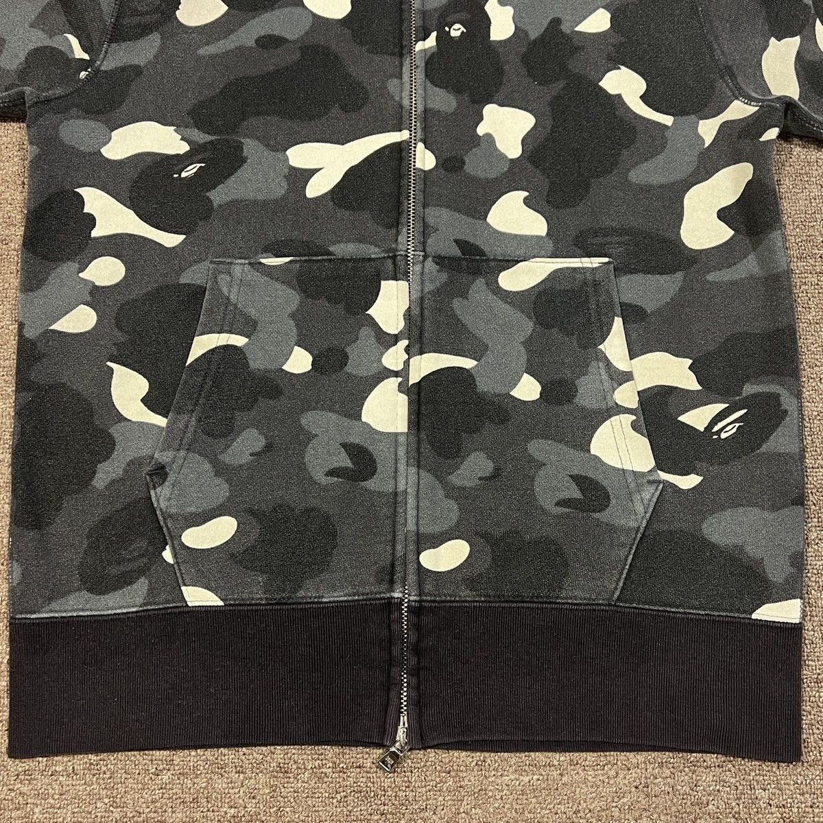 Bape Bape Camo Glowing Shark Hoodie Size US S / EU 44-46 / 1 - 16 Thumbnail