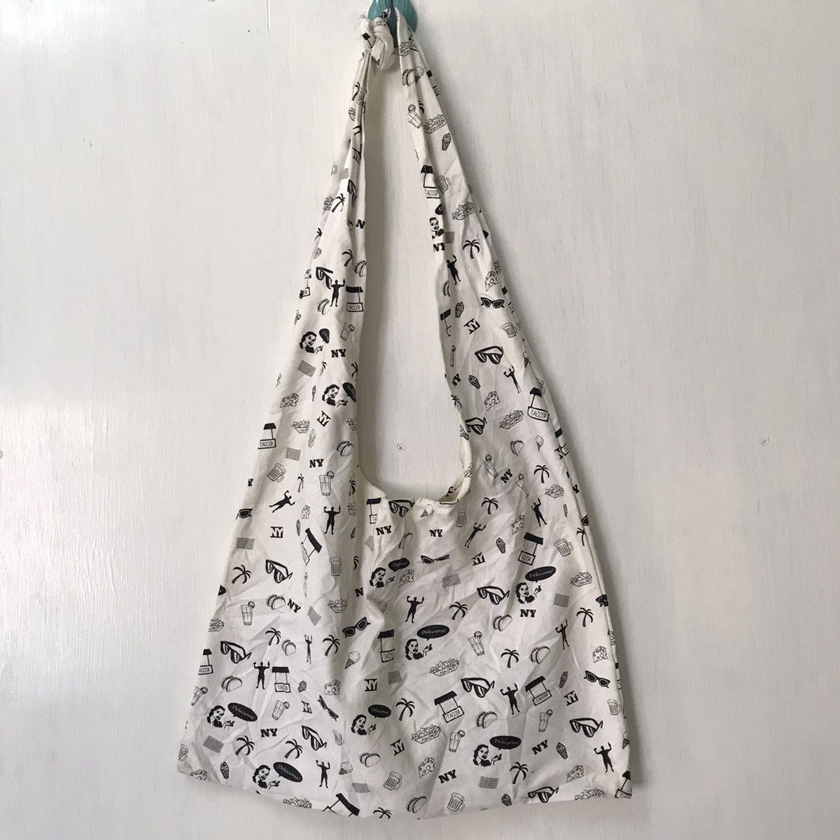 Other 🔥 RARE 🔥 Location nice design bag Size ONE SIZE - 1 Thumbnail