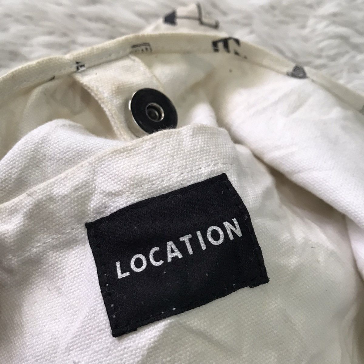 Other 🔥 RARE 🔥 Location nice design bag Size ONE SIZE - 10 Thumbnail