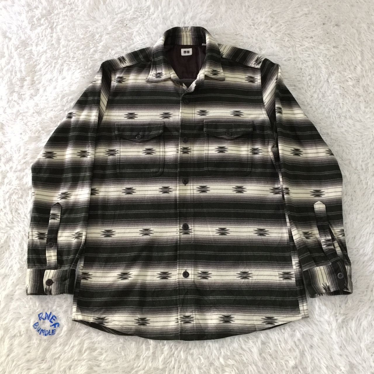 Japanese Brand × Uniqlo Polyester uniqlo button up shirt two pockets Size US L / EU 52-54 / 3 - 1 Thumbnail