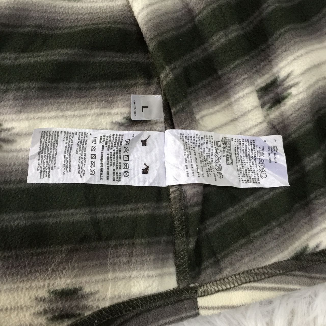 Japanese Brand × Uniqlo Polyester uniqlo button up shirt two pockets Size US L / EU 52-54 / 3 - 9 Thumbnail