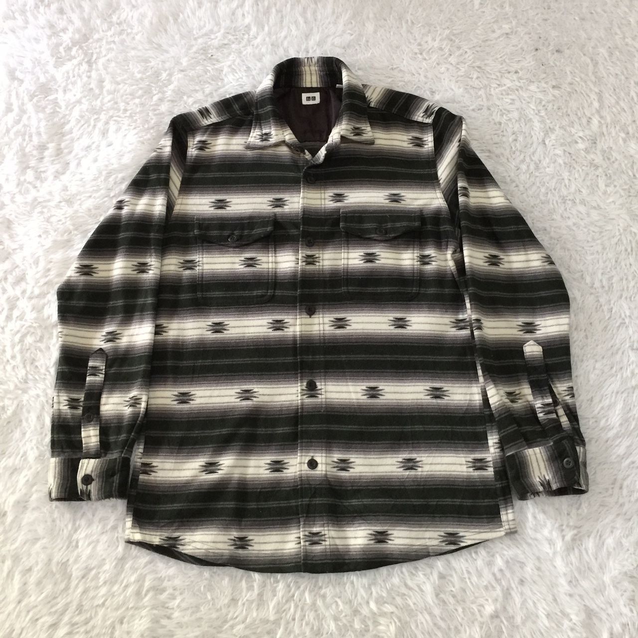 Japanese Brand × Uniqlo Polyester uniqlo button up shirt two pockets Size US L / EU 52-54 / 3 - 10 Thumbnail