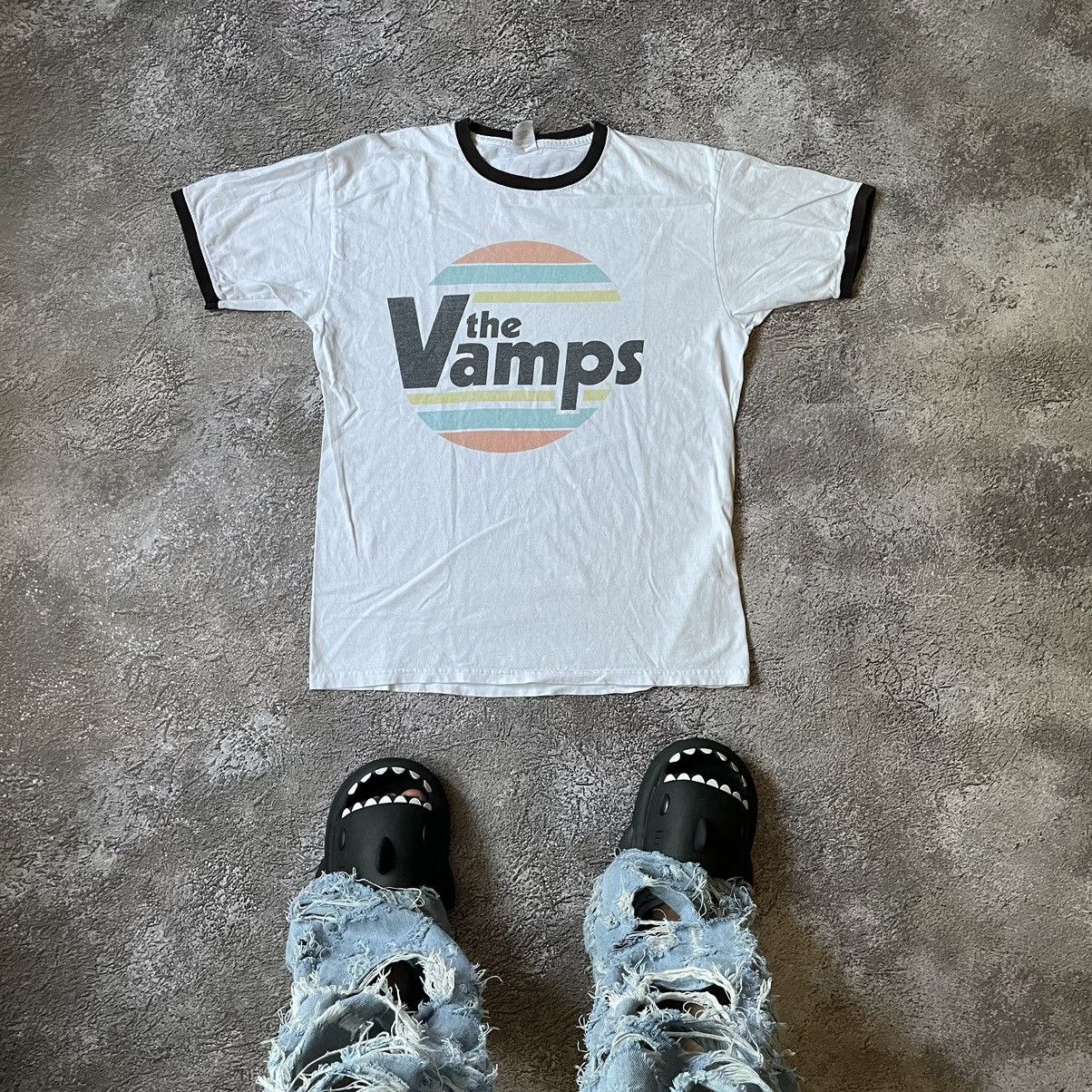 Vintage Y2K The Vamps Graphic Tee Sun Faded Streetwear M