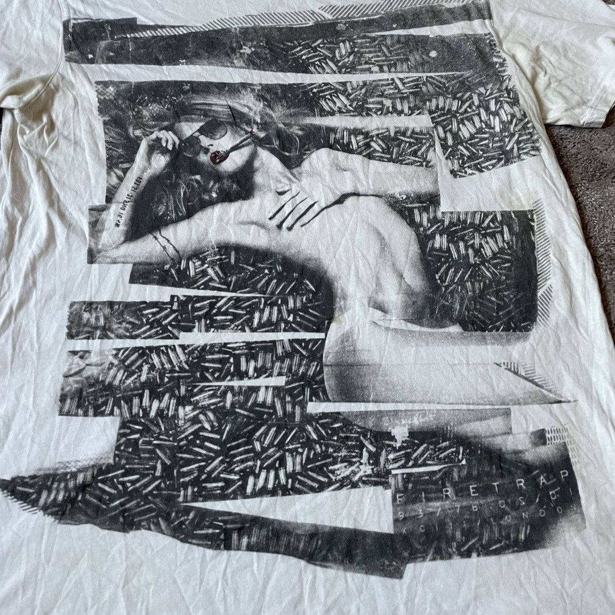 Vintage Vintage Y2K Sun Faded Graphic Tee Streetwear Archive Boxy XL Size US XL / EU 56 / 4 - 4 Thumbnail