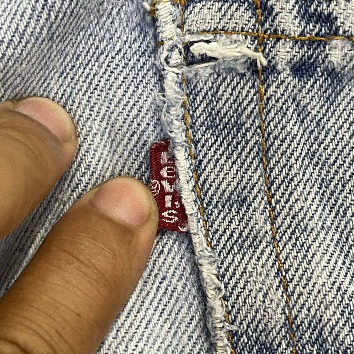 Levi's Vintage 90s Levi's 550 Relaxed Fit Made In Usa Distressed Size US 31 - 11 Thumbnail