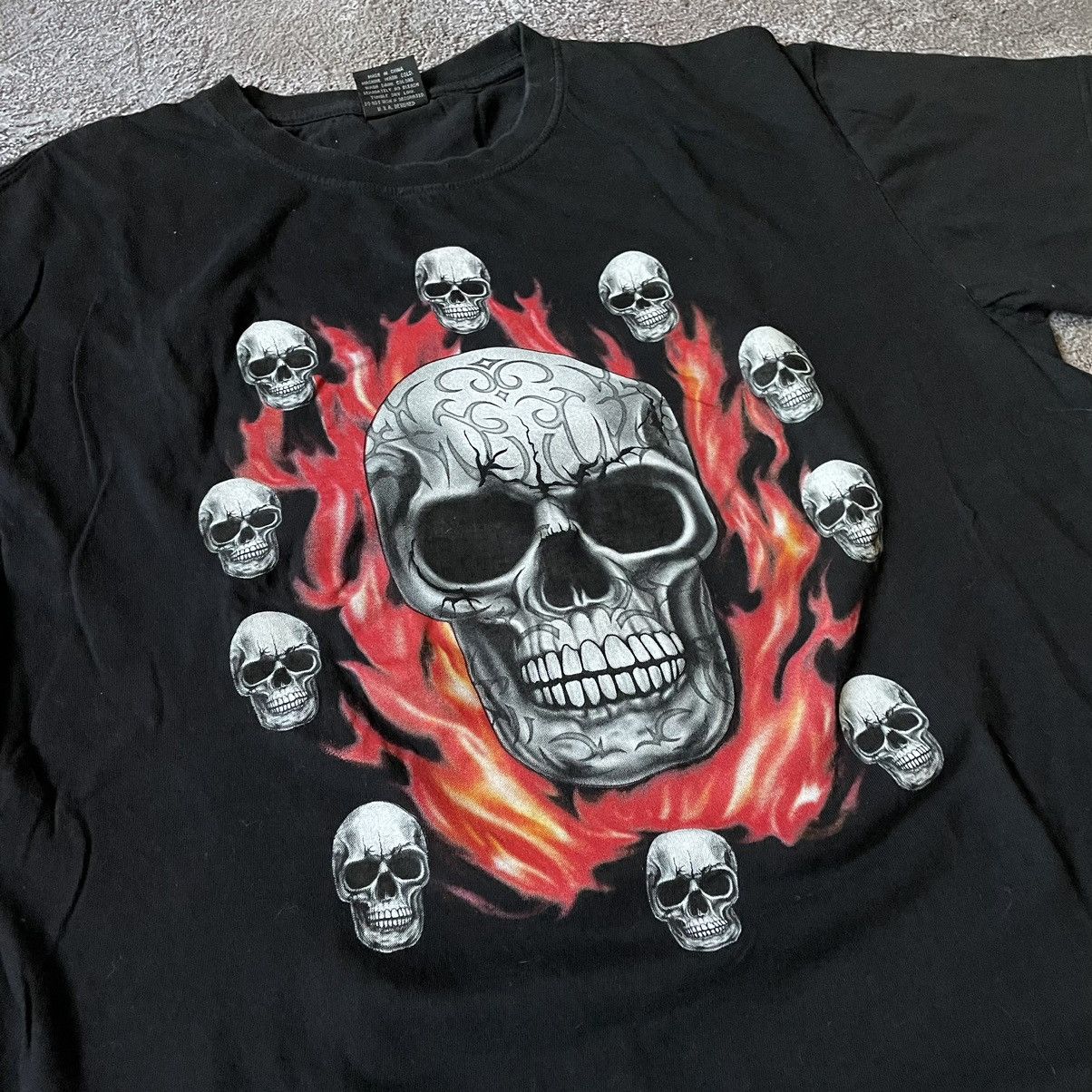 Vintage Vintage Y2K Graphic Tee Skull Horror Streetwear Grunge L Size US L / EU 52-54 / 3 - 6 Thumbnail