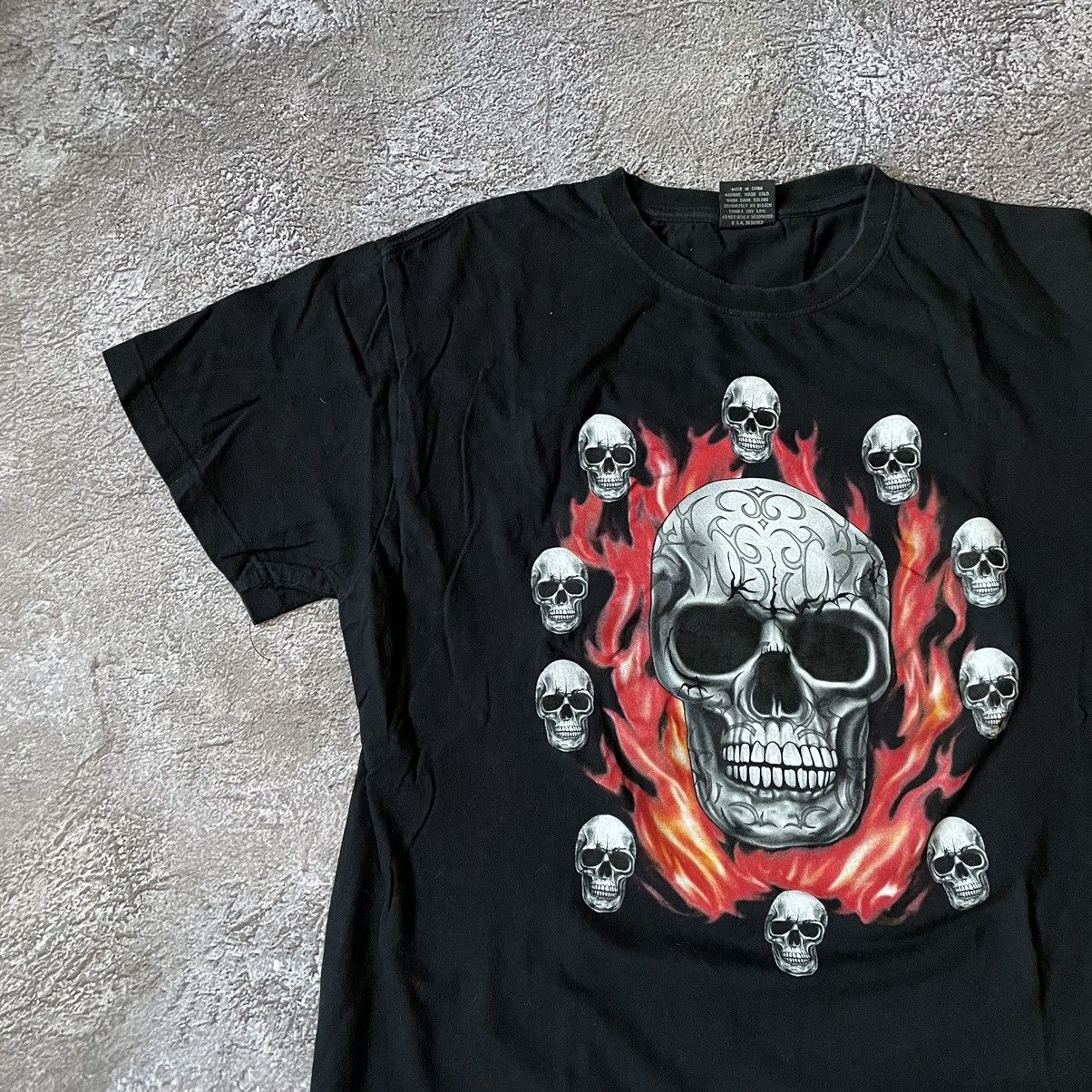 Vintage Vintage Y2K Graphic Tee Skull Horror Streetwear Grunge L Size US L / EU 52-54 / 3 - 4 Thumbnail