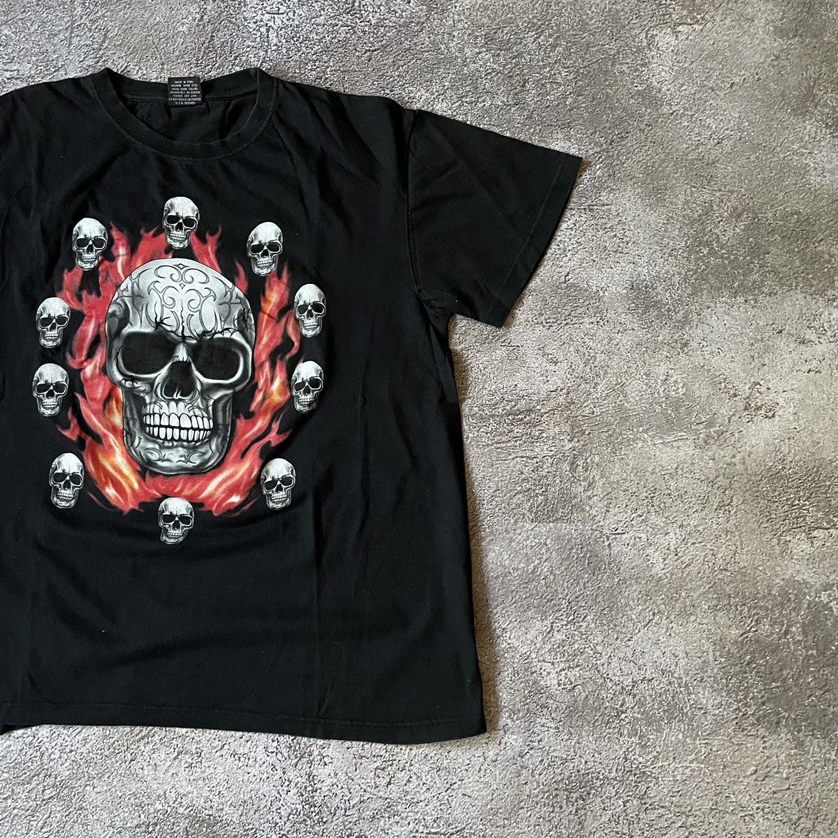 Vintage Vintage Y2K Graphic Tee Skull Horror Streetwear Grunge L Size US L / EU 52-54 / 3 - 2 Thumbnail