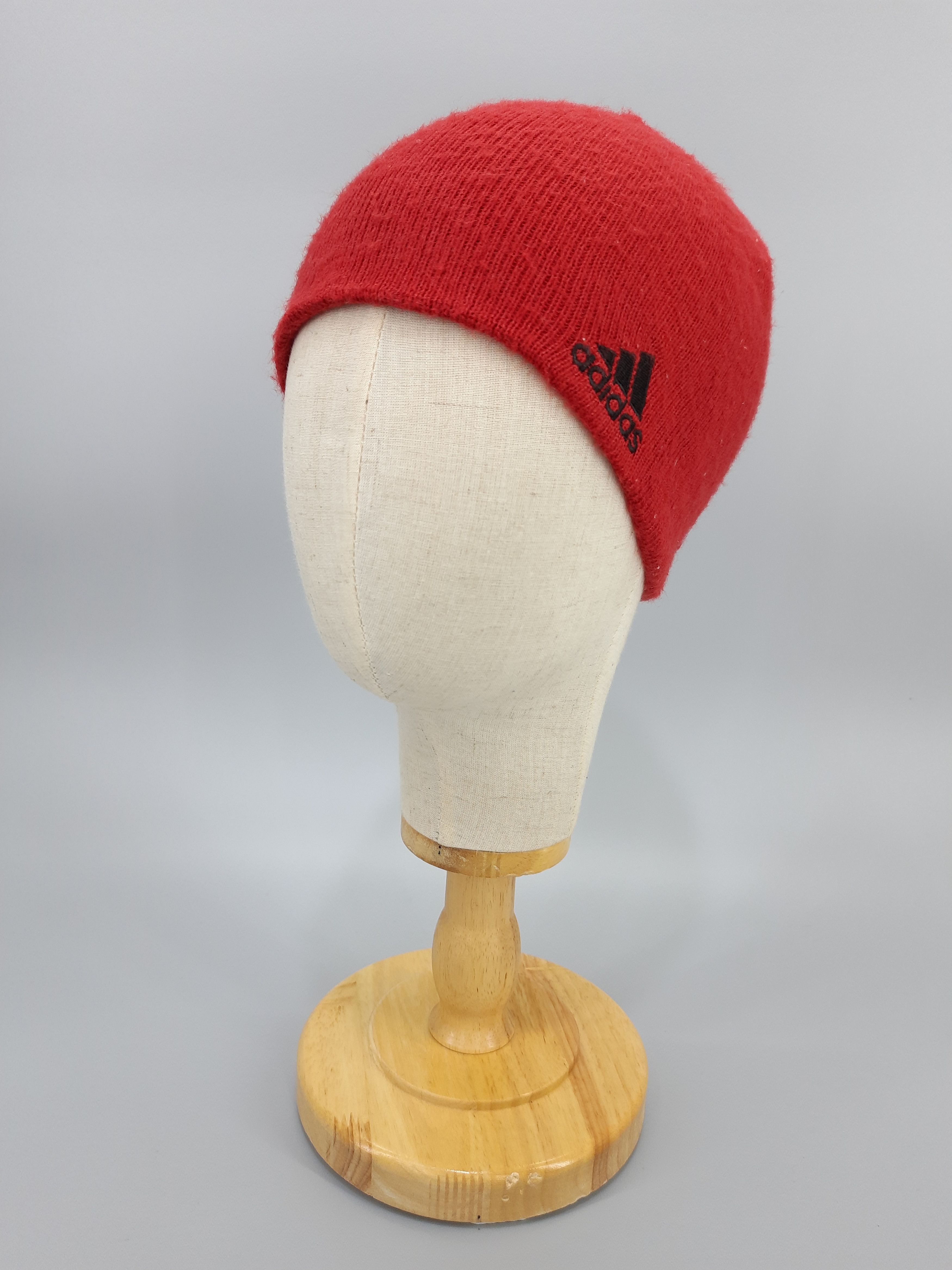 Adidas Beanie Red Hat/Cap/Snowhat/Snowcap - BN231