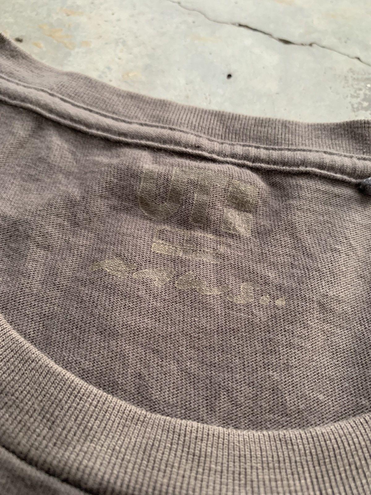 Kaws Uniqlo Kaws Sun Thrashed Faded Tshirt Size US L / EU 52-54 / 3 - 5 Thumbnail