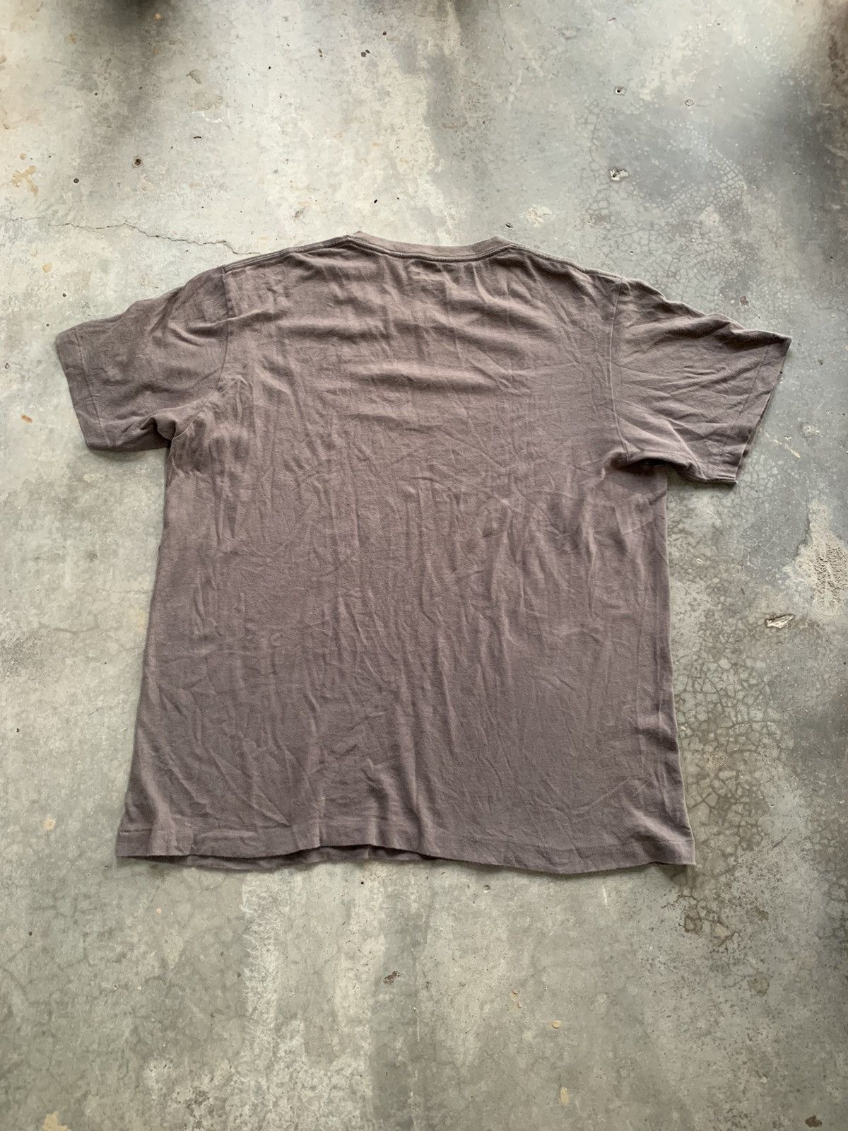 Kaws Uniqlo Kaws Sun Thrashed Faded Tshirt Size US L / EU 52-54 / 3 - 3 Thumbnail