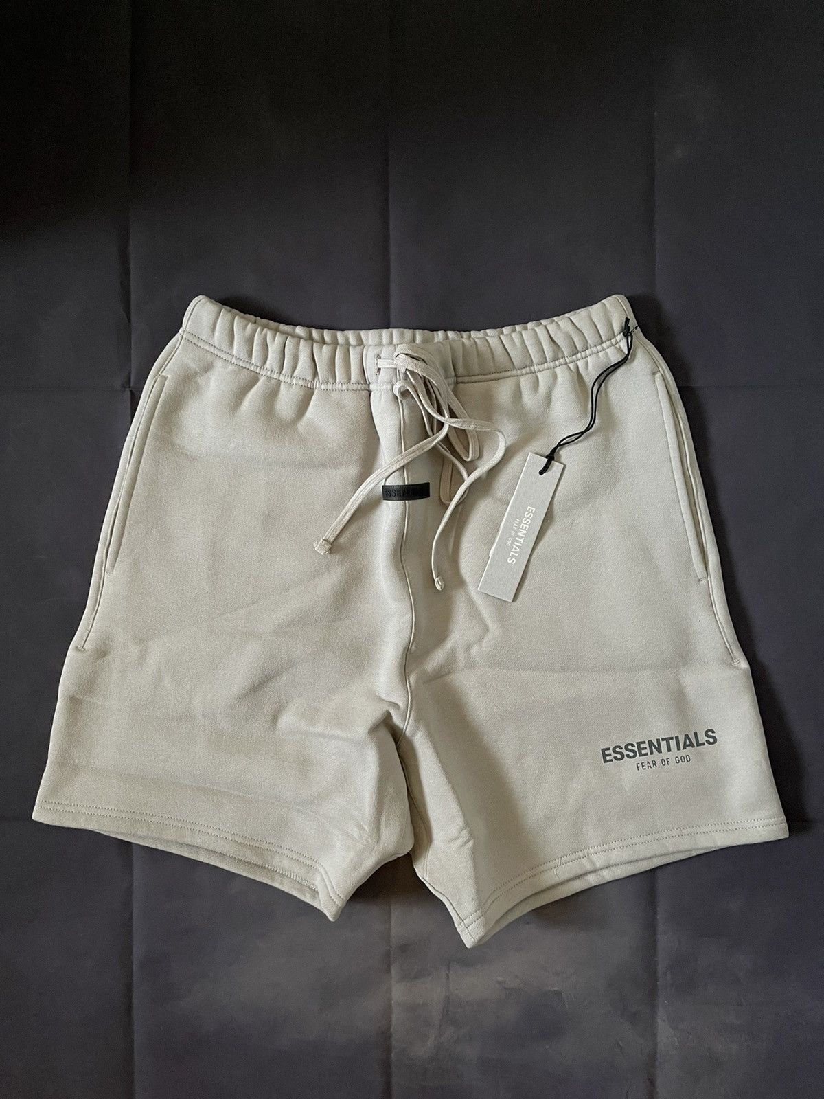 FOG × Fear of God × Pacsun Fear of God ESSENTIALS Core Collection Tan Sweatshorts FW21 Size US 32 / EU 48 - 1 Thumbnail
