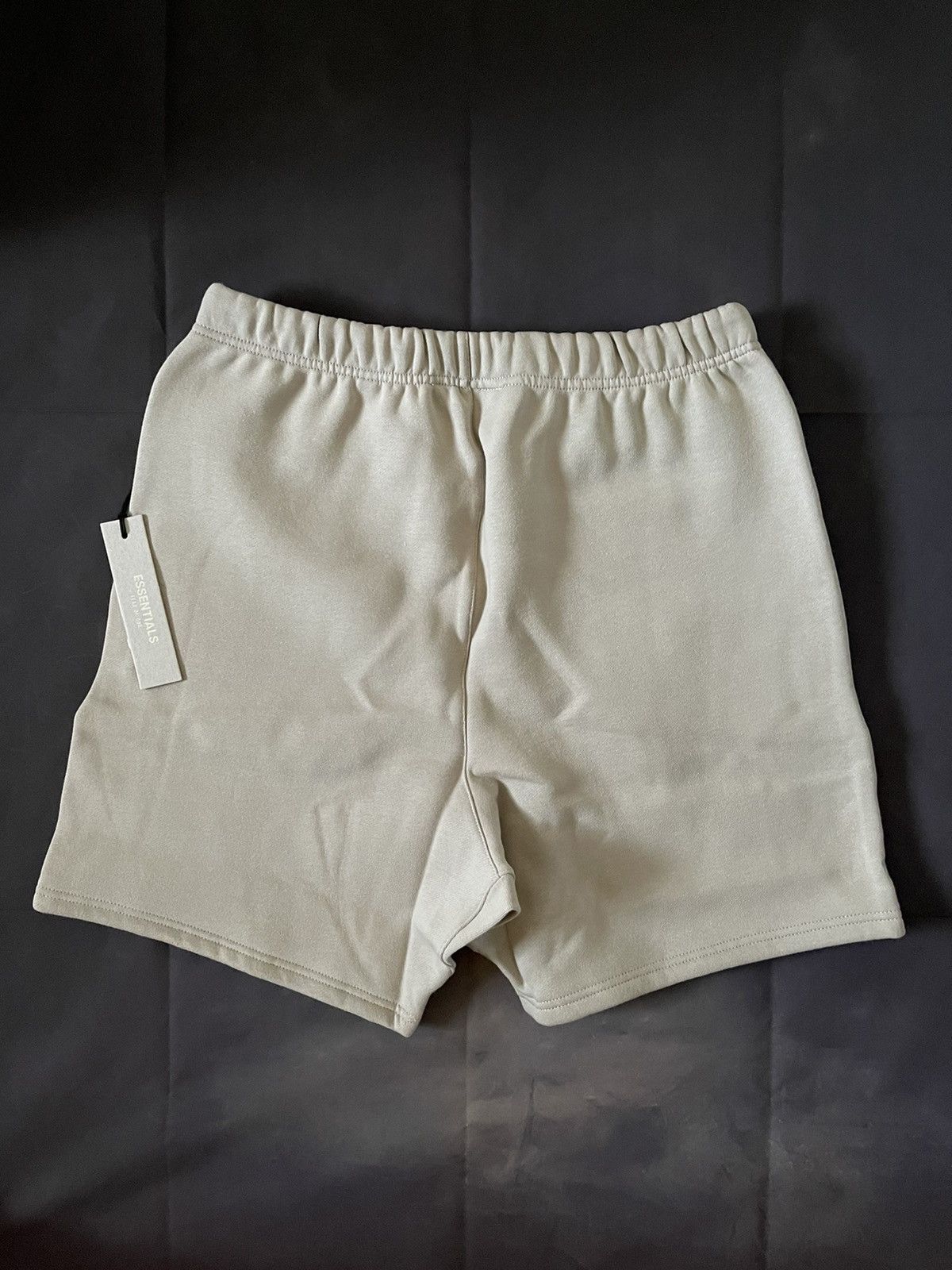 FOG × Fear of God × Pacsun Fear of God ESSENTIALS Core Collection Tan Sweatshorts FW21 Size US 32 / EU 48 - 2 Thumbnail