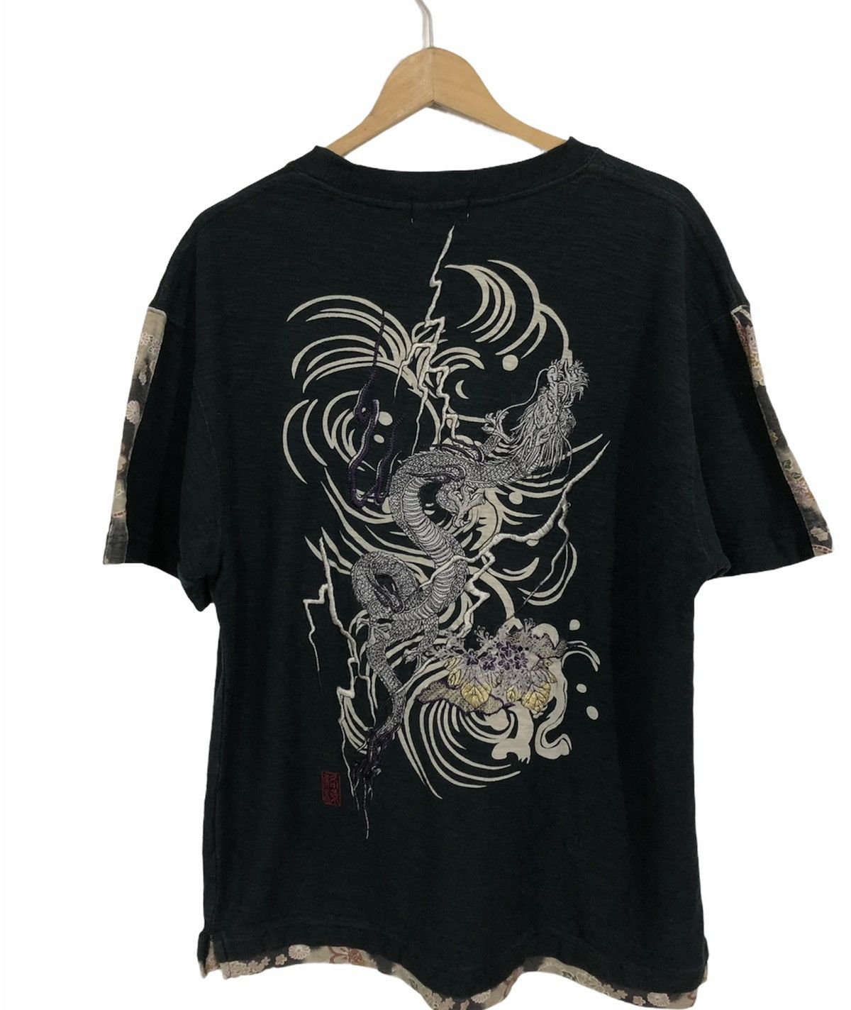 Japanese Brand Sukajan Dragon Embroidered T-Shirt Size US XL / EU 56 / 4 - 1 Thumbnail