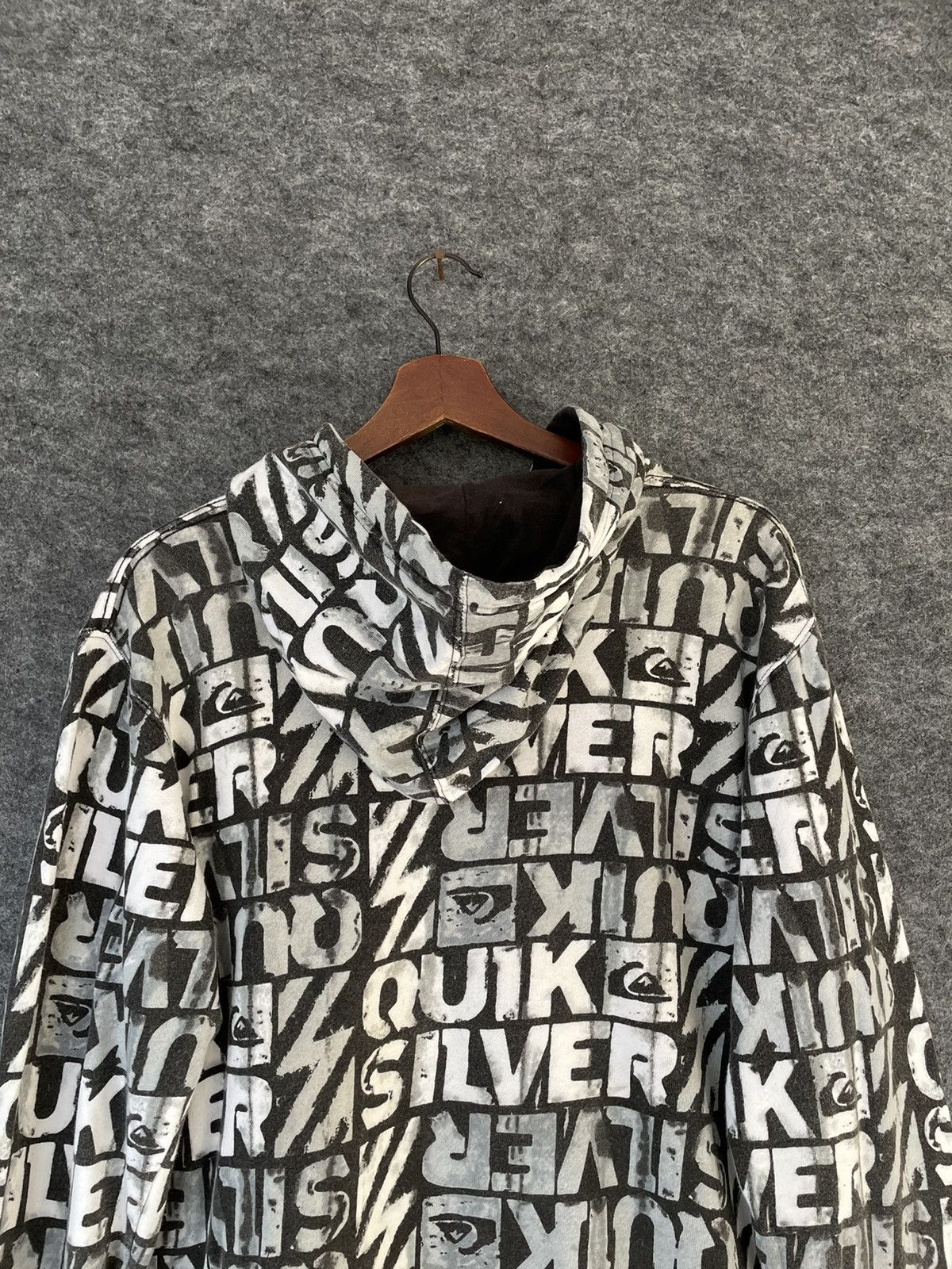Quiksilver OVERPRINTED QUIKSILVER HOODIE Size US M / EU 48-50 / 2 - 4 Thumbnail