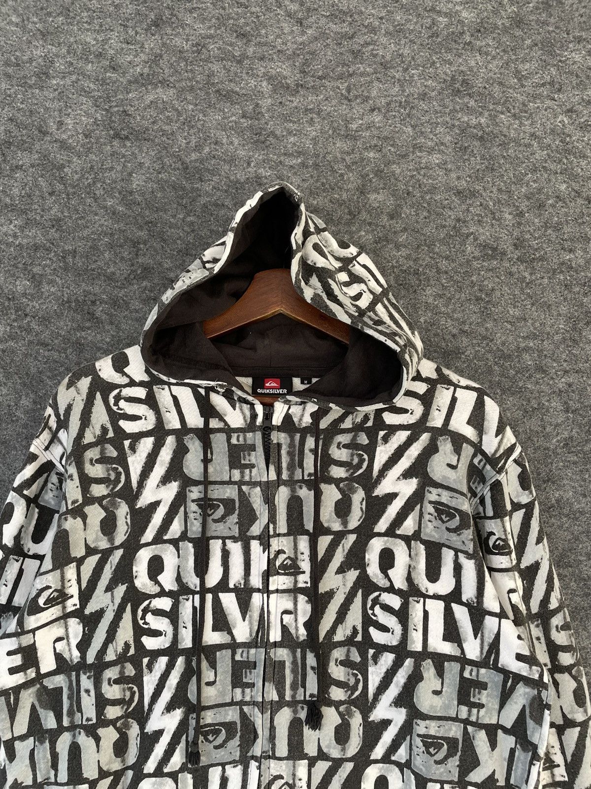 Quiksilver OVERPRINTED QUIKSILVER HOODIE Size US M / EU 48-50 / 2 - 2 Thumbnail