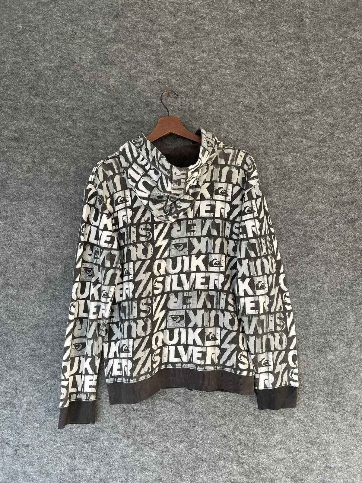 Quiksilver OVERPRINTED QUIKSILVER HOODIE Size US M / EU 48-50 / 2 - 3 Thumbnail