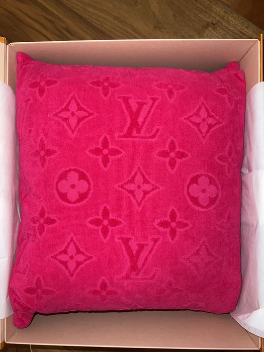 Shop Louis Vuitton louis vuitton LVACATION BEACH PILLOW (M77782