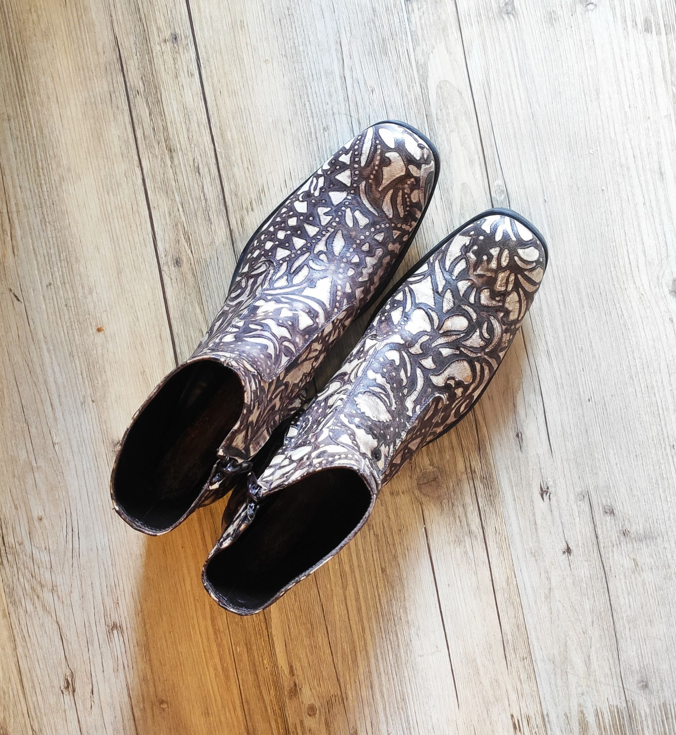 Gianni Barbato Woodburning leather boots.Like Saint Laurent or Celine Size US 8 / EU 41 - 4 Thumbnail