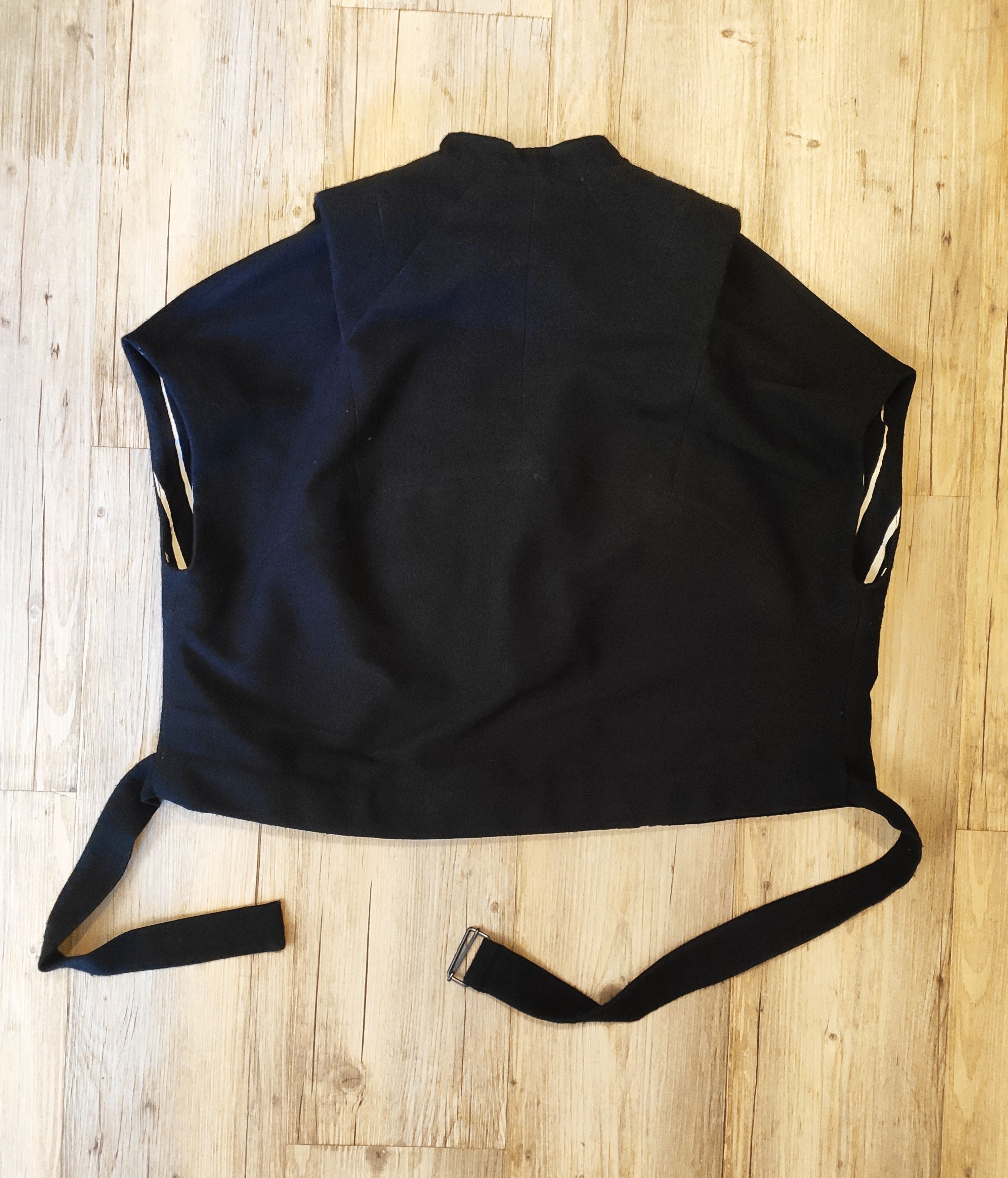 Ann Demeulemeester Belted slevelesss coat/vest.Like Rick Owens or Ziggy Chen Size S / US 4 / IT 40 - 3 Thumbnail