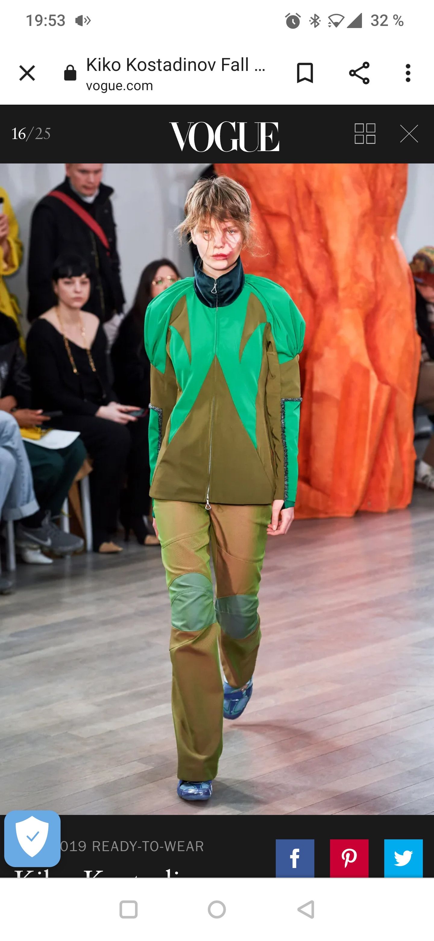 image of Kiko Kostadinov Fw19 Ada Knee Pants Womens in Shiny Green/Olive Green (Size 26)