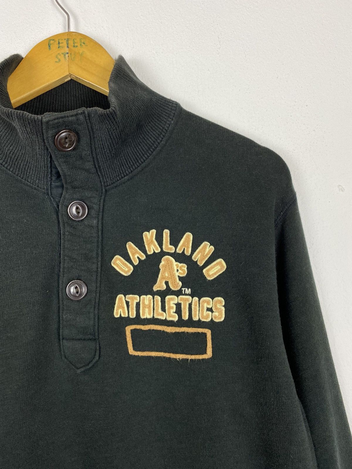 MLB × NFL × Uniqlo Oakland Athletic x MLB Sweatshirt- Medium Size Size US M / EU 48-50 / 2 - 2 Thumbnail