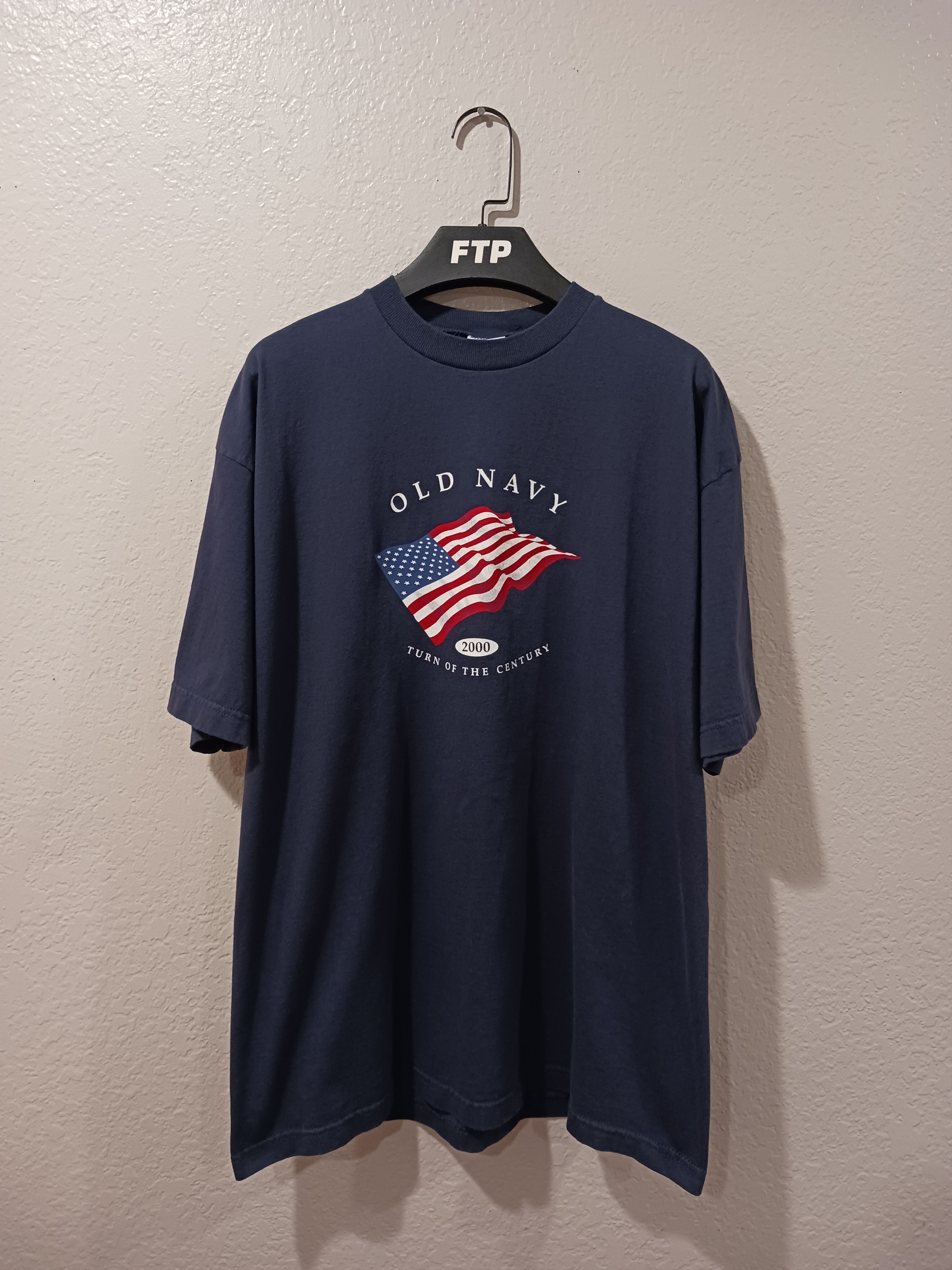 Vintage Old Navy T-shirt 2000 American Flag USA Crewneck Tee 