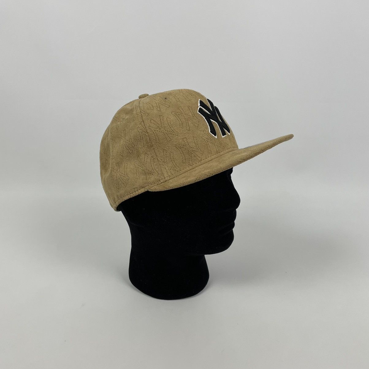 MLB New Era Tan Suede New York Yankees Hat 7 5/8 Size ONE SIZE - 1 Thumbnail